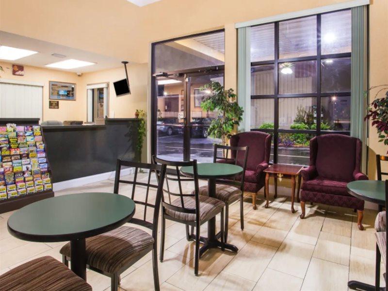 Howard Johnson By Wyndham Panama-Stadt Exterior foto